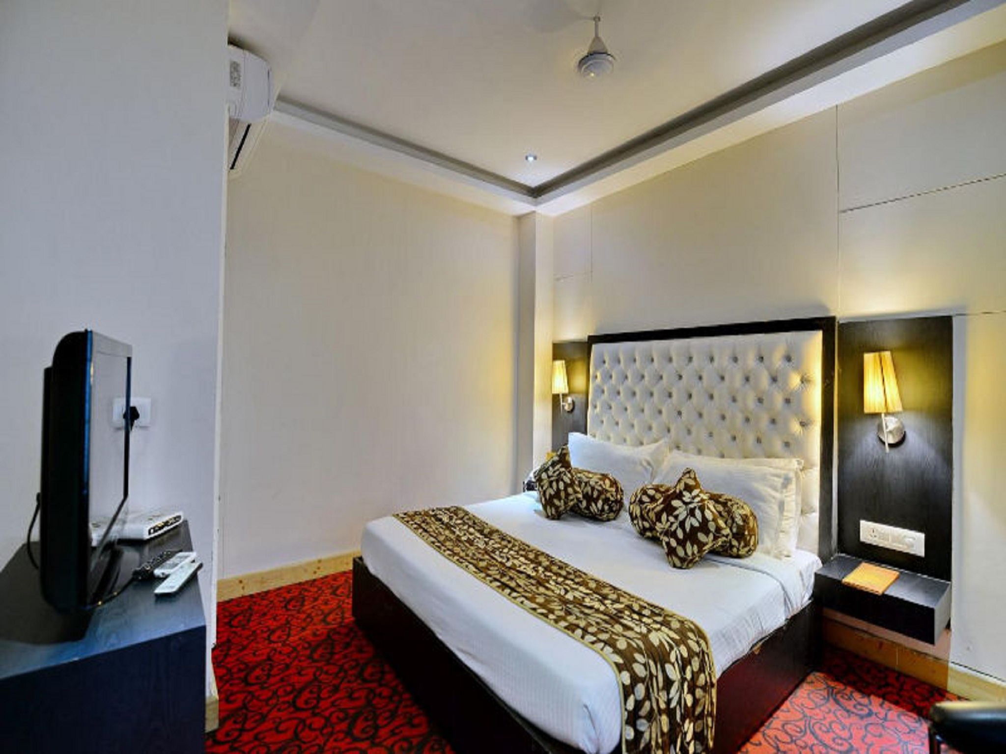 Hotel Kohinoor Palace-Groove Restobar1